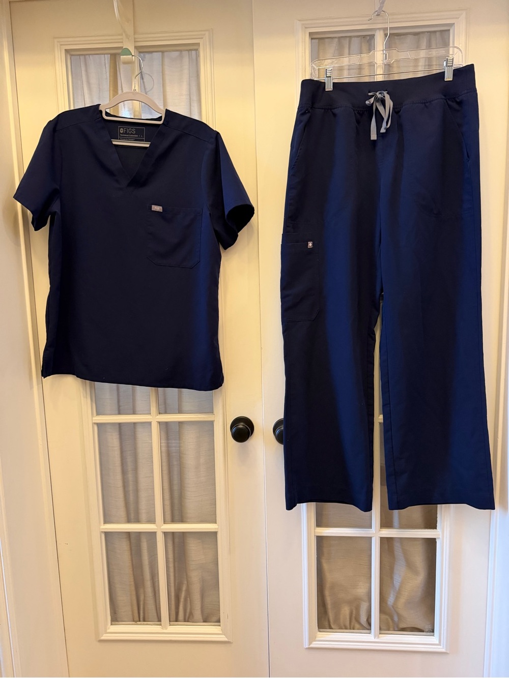 LARGE Navy Figs Scrub Set w/ Wide Leg Isabel Pants EUC